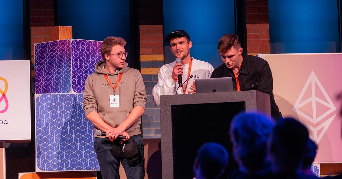 Students win a prestigious competition based on blockchain: ETHAmsterdam